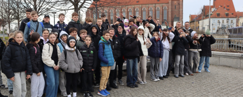 Uczniowie w Muzeum Iluzji i Pixel XL